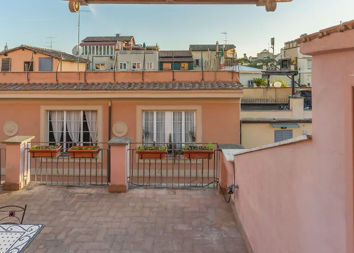 Internazionale Domus Guest house 4*